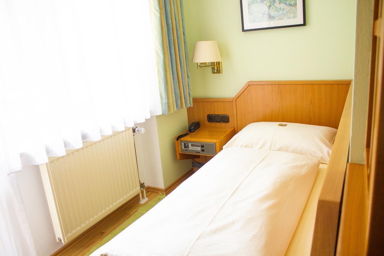 Hotel Am Wald Ottobrunn Dış mekan fotoğraf